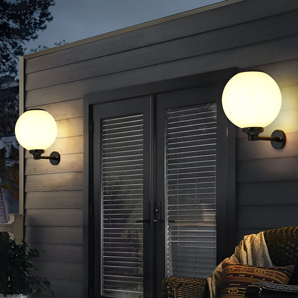 RAVENSTONE TRIPLE-LUMEN SOLAR OUTDOOR WALL SCONCE