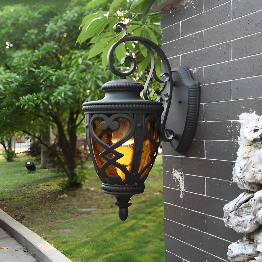RAVENHURST VINTAGE ALUMINUM OUTDOOR WALL LANTERN