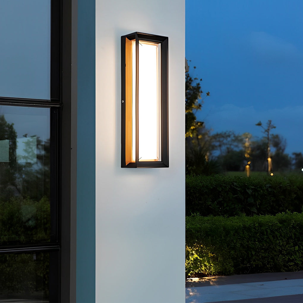 THORNBURY ALUMINUM OUTDOOR WALL SCONCE