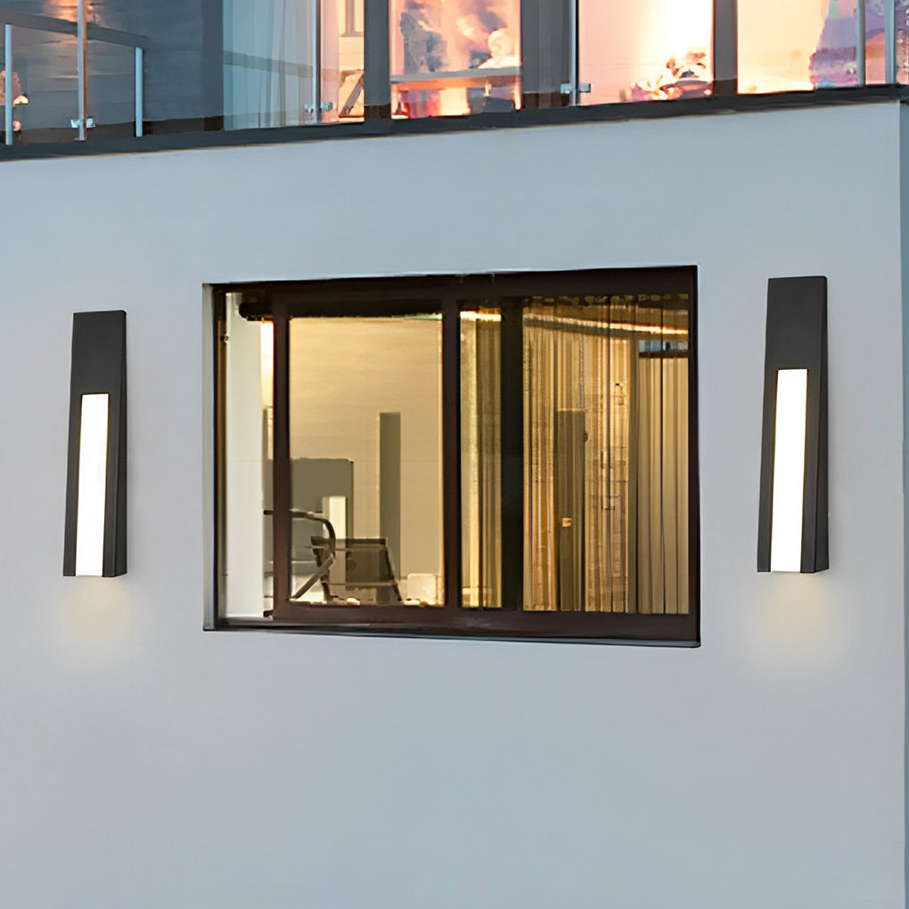 RAVENSCROFT AQUA SHIELD OUTDOOR WALL SCONCE