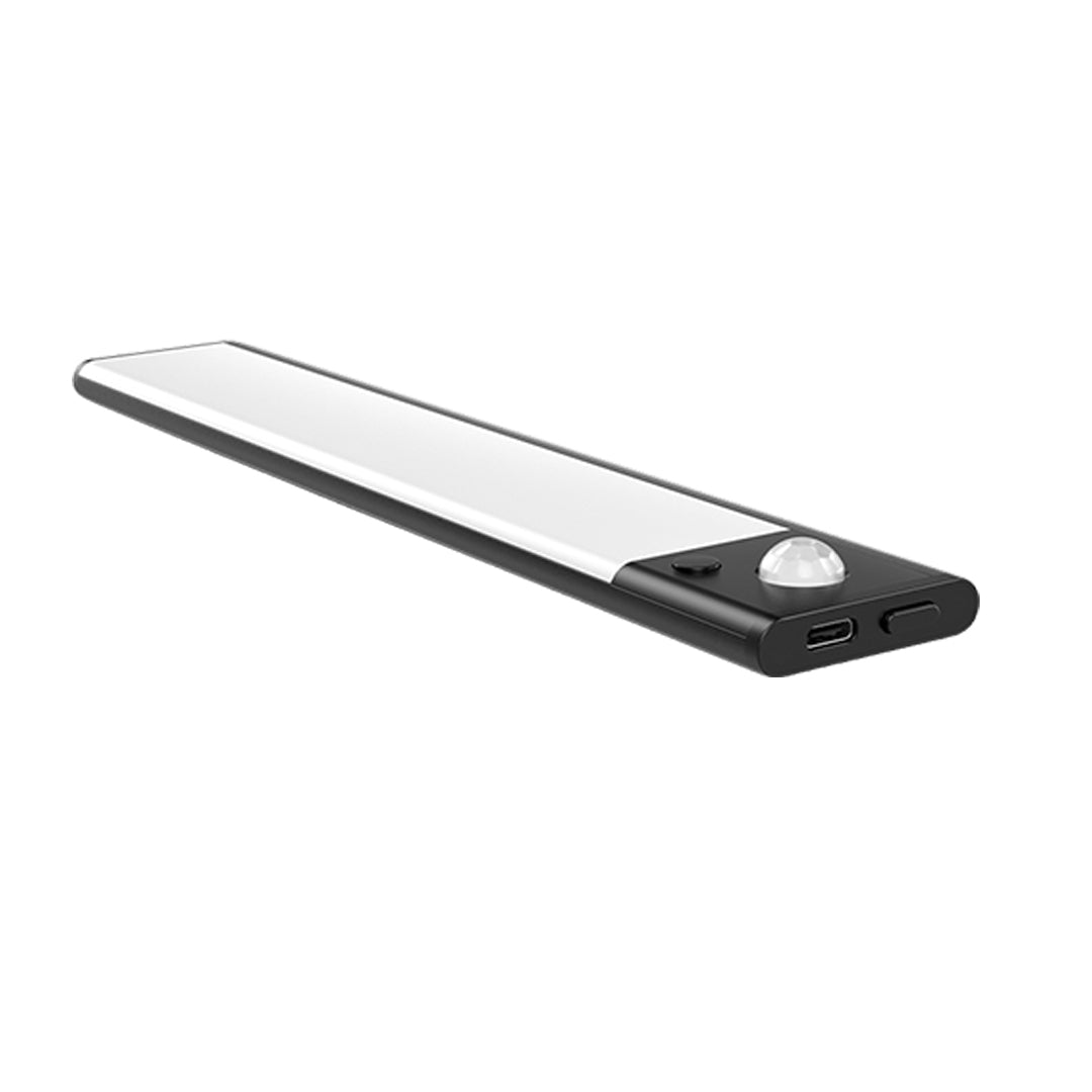 WINTHORPE TRIO-CHROMATIC UNDER-CABINET LIGHTING WITH MAGNETIC ATTACHMENT