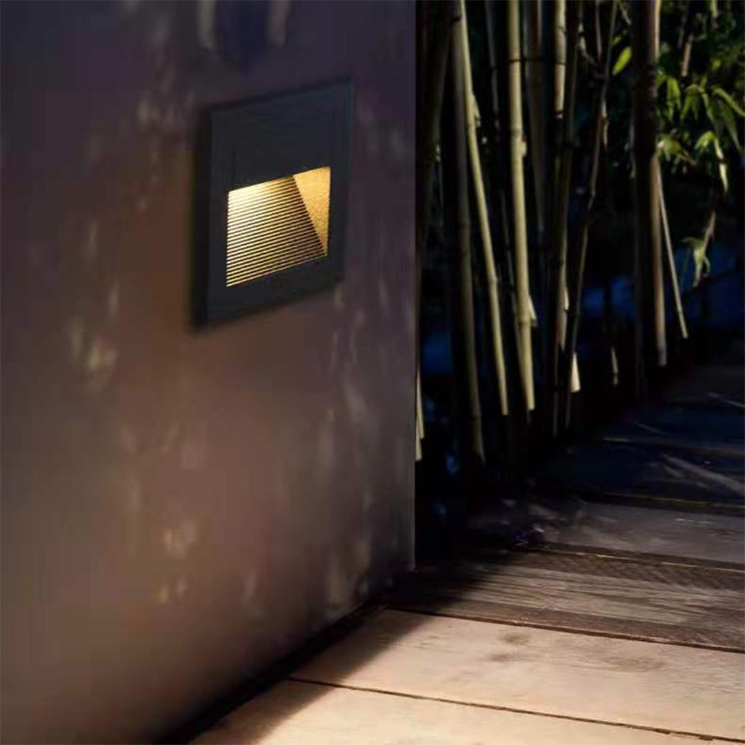 WINDSOR SQUARE OUTDOOR STEP ILLUMINATORS