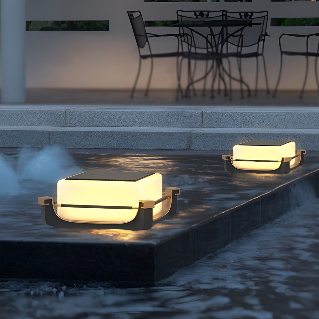 RAVENSWORTH SOLAR ILLUMINATED DECK POST LANTERNS