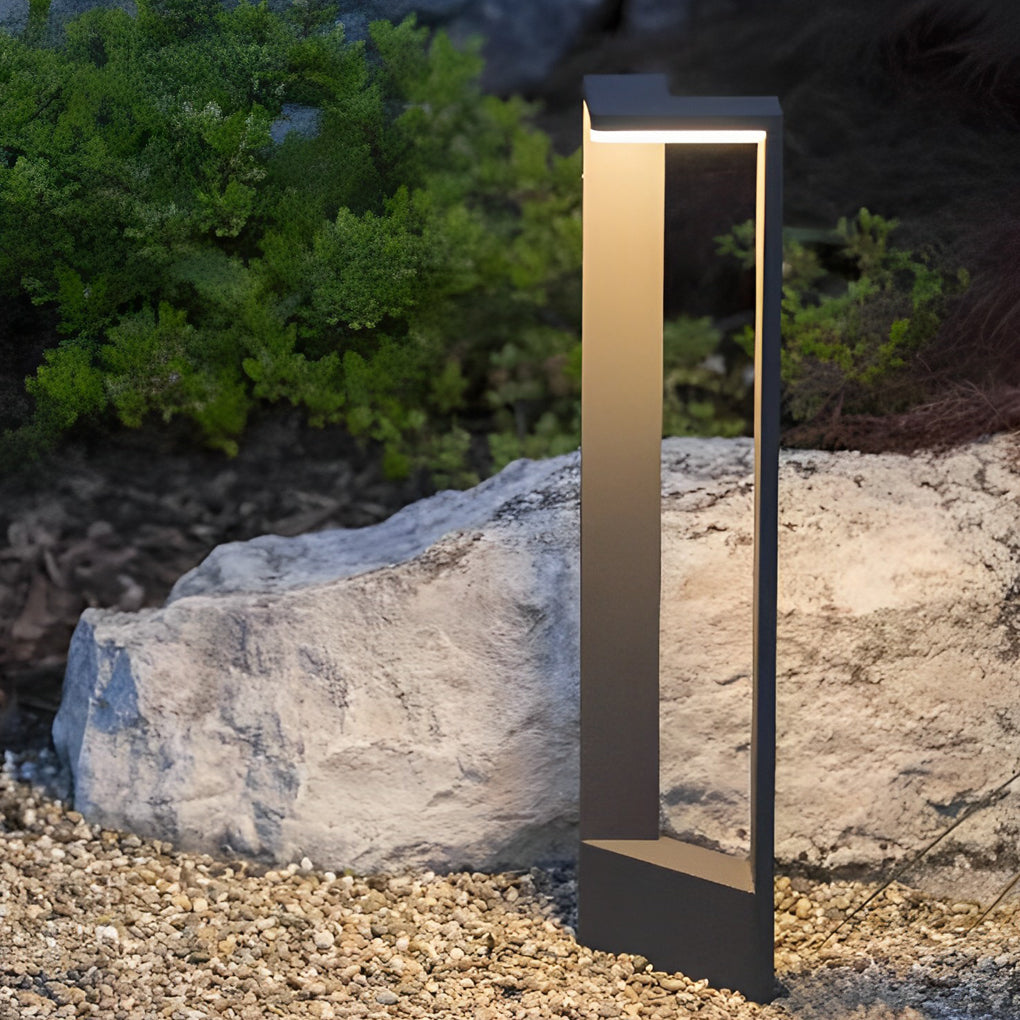 FENWICK MODERN 12W PATH LIGHTING FIXTURE FOR OUTDOOR SPACES