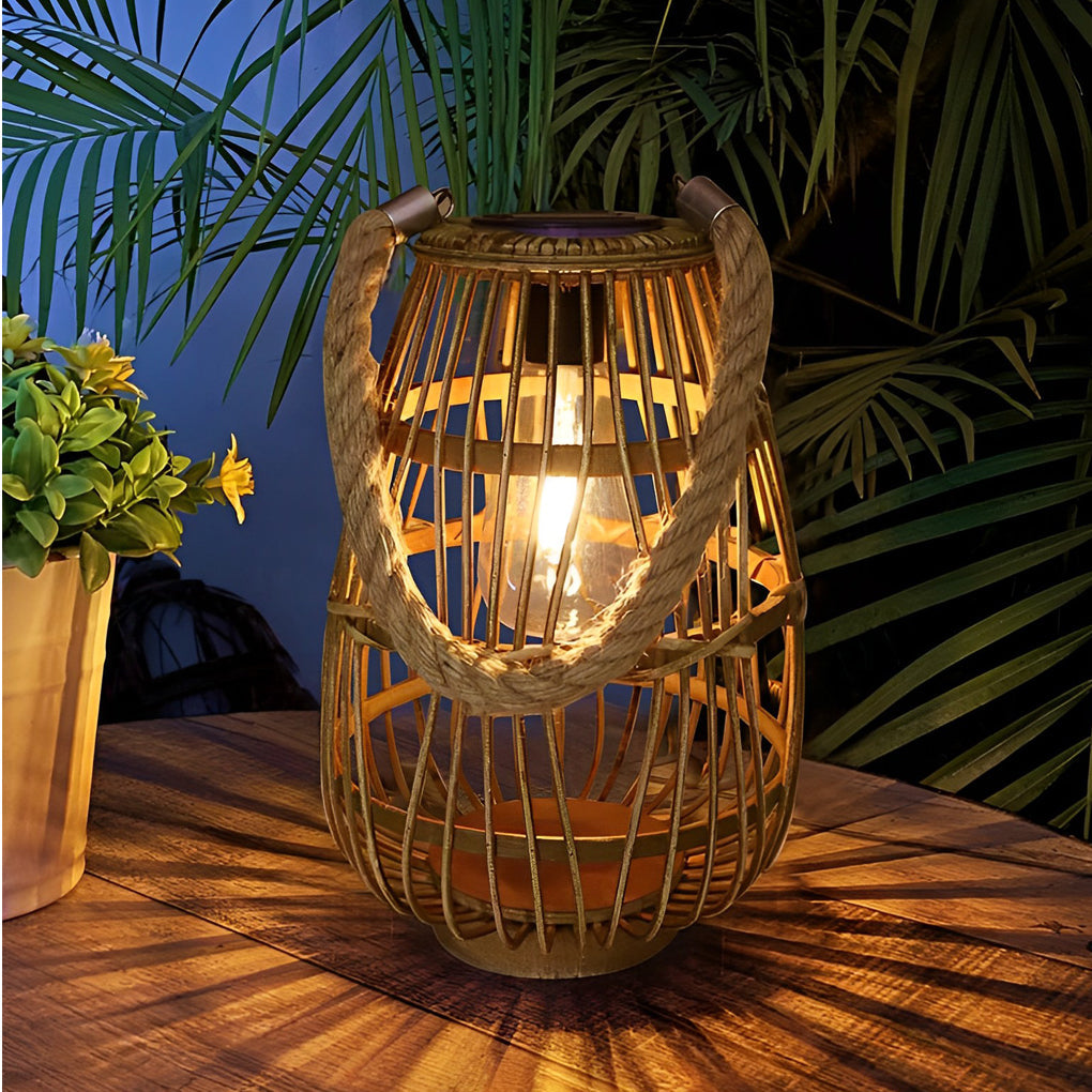 WINDSOR RATTAN SOLAR GLOW LANTERN