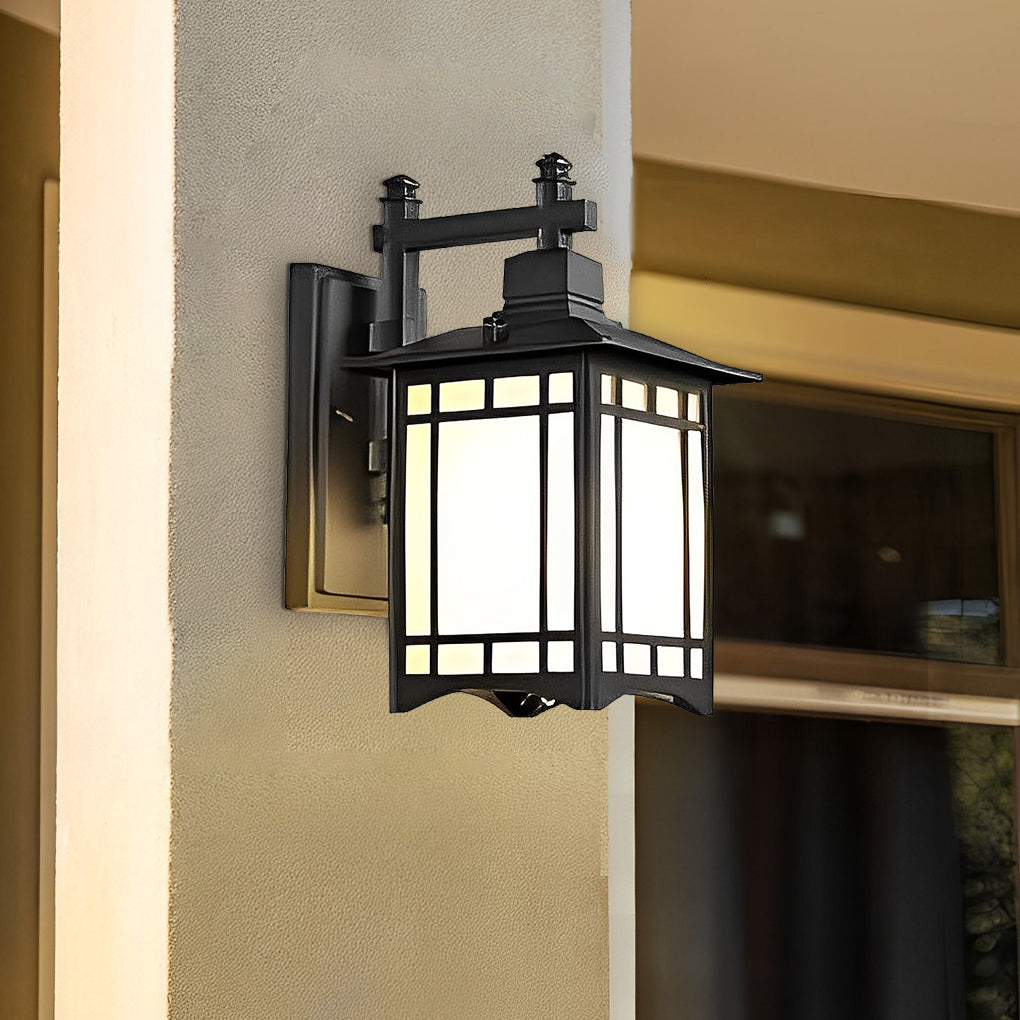 WINTHORPE VINTAGE SOLAR WALL LANTERN WITH REMOTE CONTROL