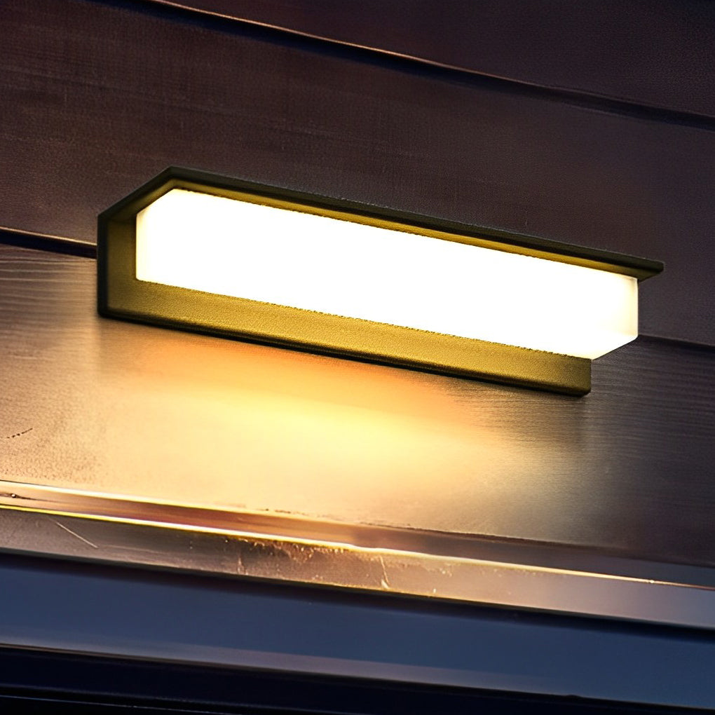 WINTHROP SOLAR-POWERED RECTANGULAR WALL SCONCE WITH WATER-RESISTANT DESIGN