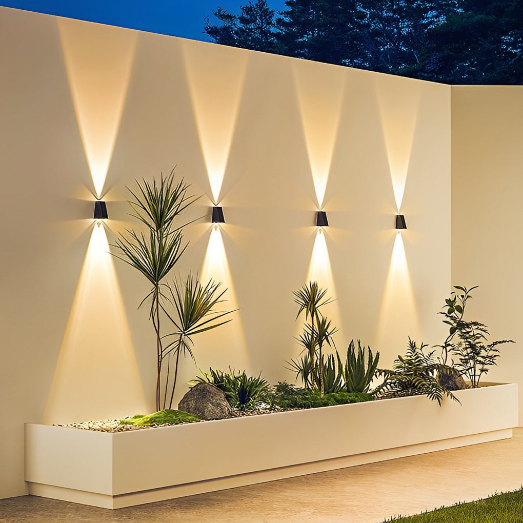 RAVENWOOD SOLAR WALL LANTERN WITH DUAL ILLUMINATION