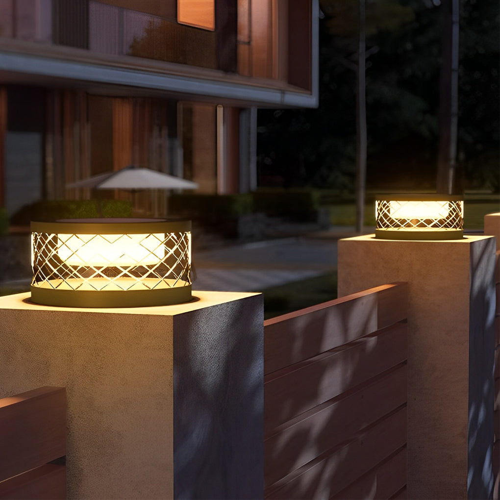 RAVENWELL SOLAR-POWERED ACRYLIC POST LIGHTS WITH WATER-RESISTANT DESIGN