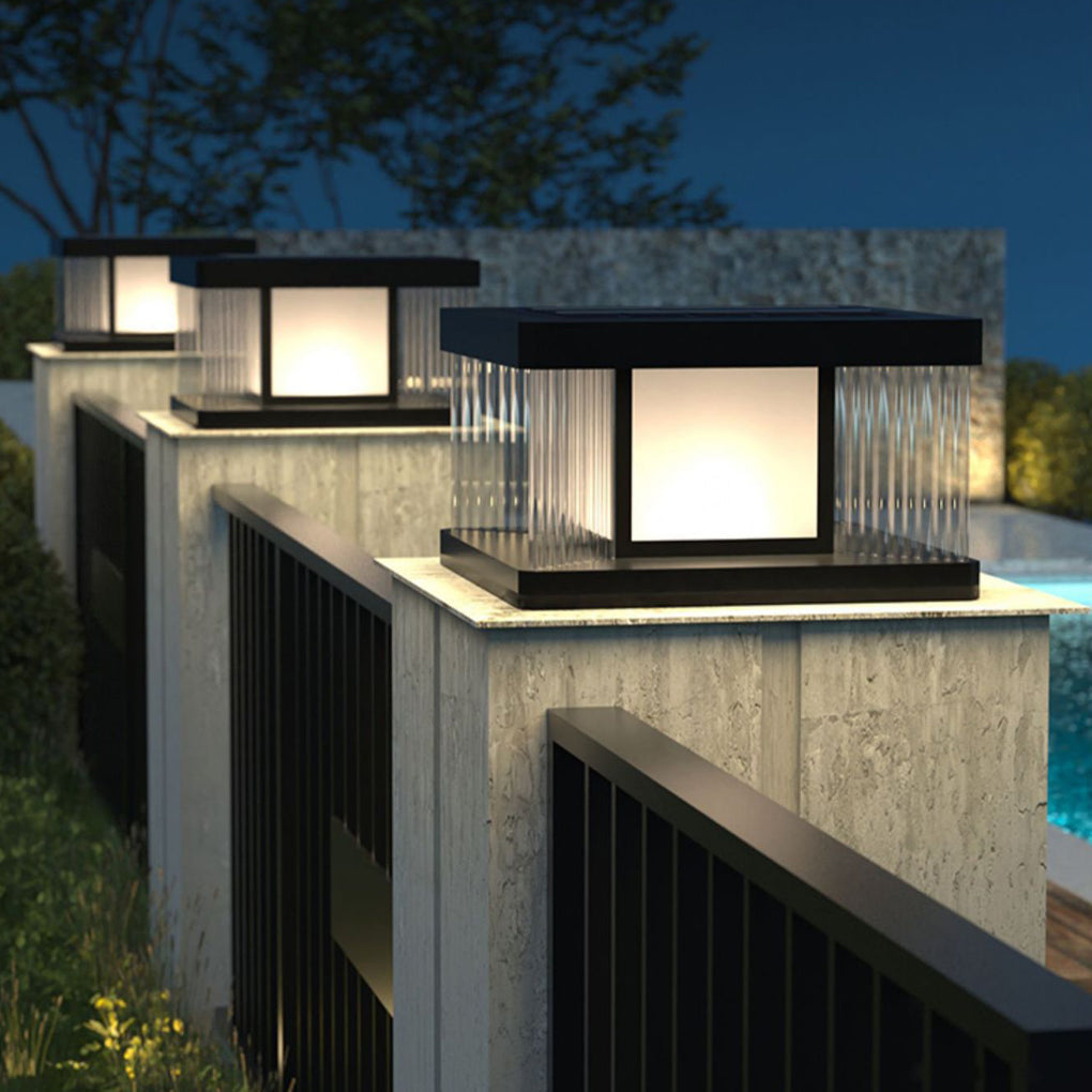 WINDSOR SOLAR-POWERED FENCE POST LUMINAIRE WITH ACRYLIC GLOW