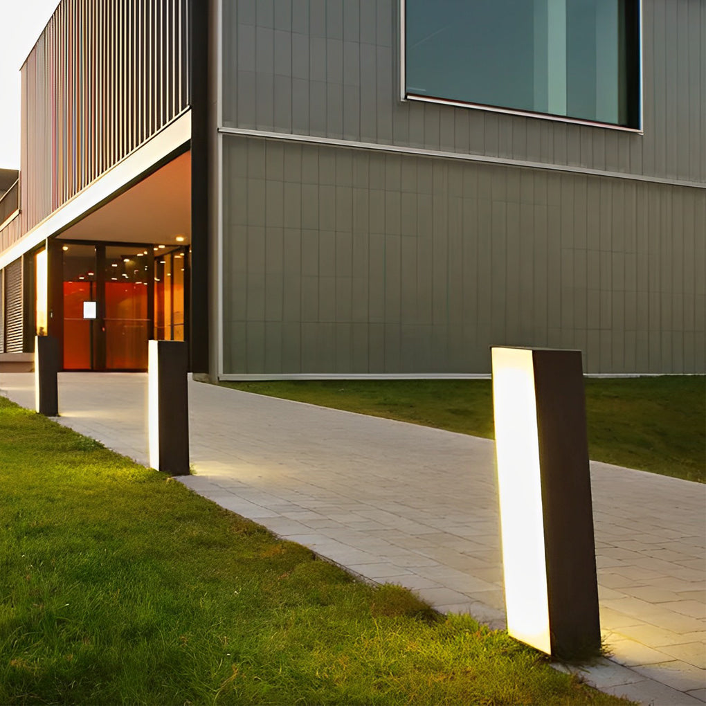 CARLETON SLANTED CUBE LED GARDEN ILLUMINATOR