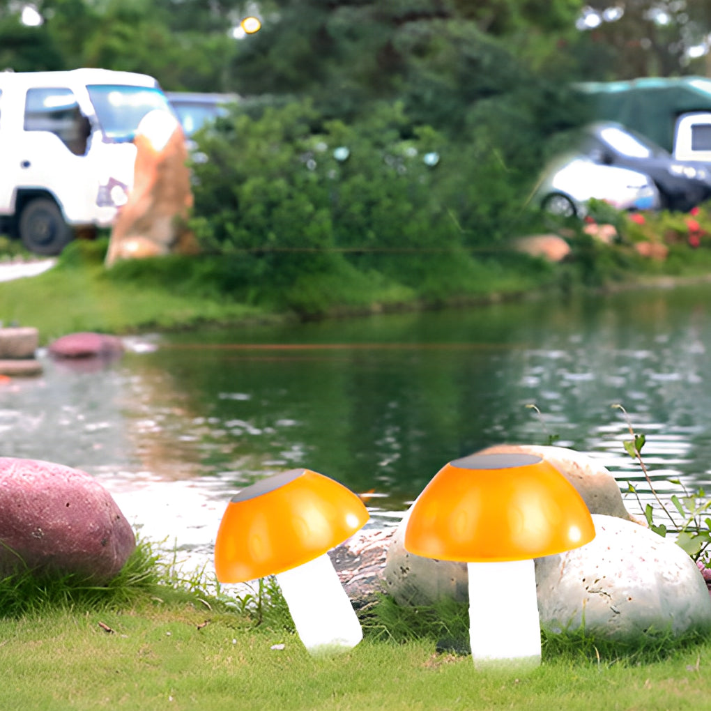 FENWICK MUSHROOM SHAPED SOLAR GARDEN LANTERN, WEATHER-RESISTANT FOR OUTDOOR SPACES