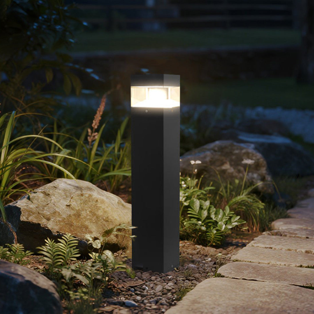 FENWICK METAL GARDEN PATHWAY ILLUMINATORS