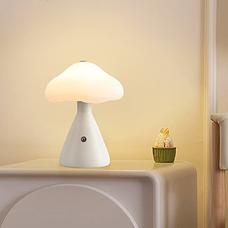 WINTHORPE METALLIC MUSHROOM-FORM LED TABLE LAMP