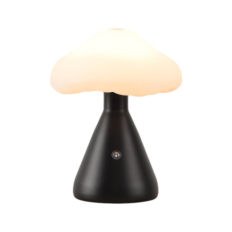 WINTHORPE METALLIC MUSHROOM-FORM LED TABLE LAMP