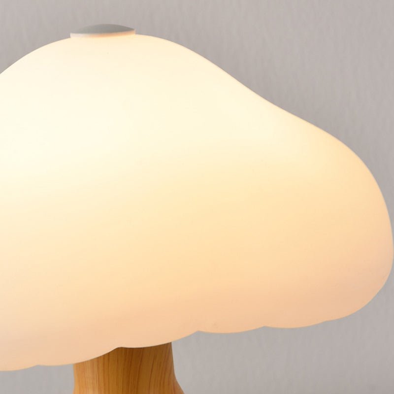 WINTHORPE METALLIC MUSHROOM-FORM LED TABLE LAMP