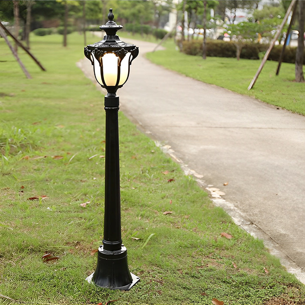 WINDSOR GARDEN LED ILLUMINATION POST - Robust & Weather-Resistant