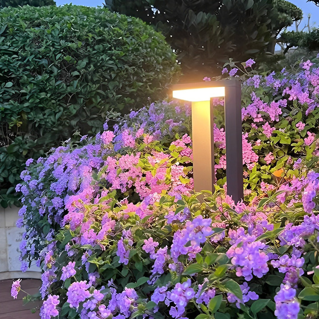 FENWICK MODERN 12W PATH LIGHTING FIXTURE FOR OUTDOOR SPACES