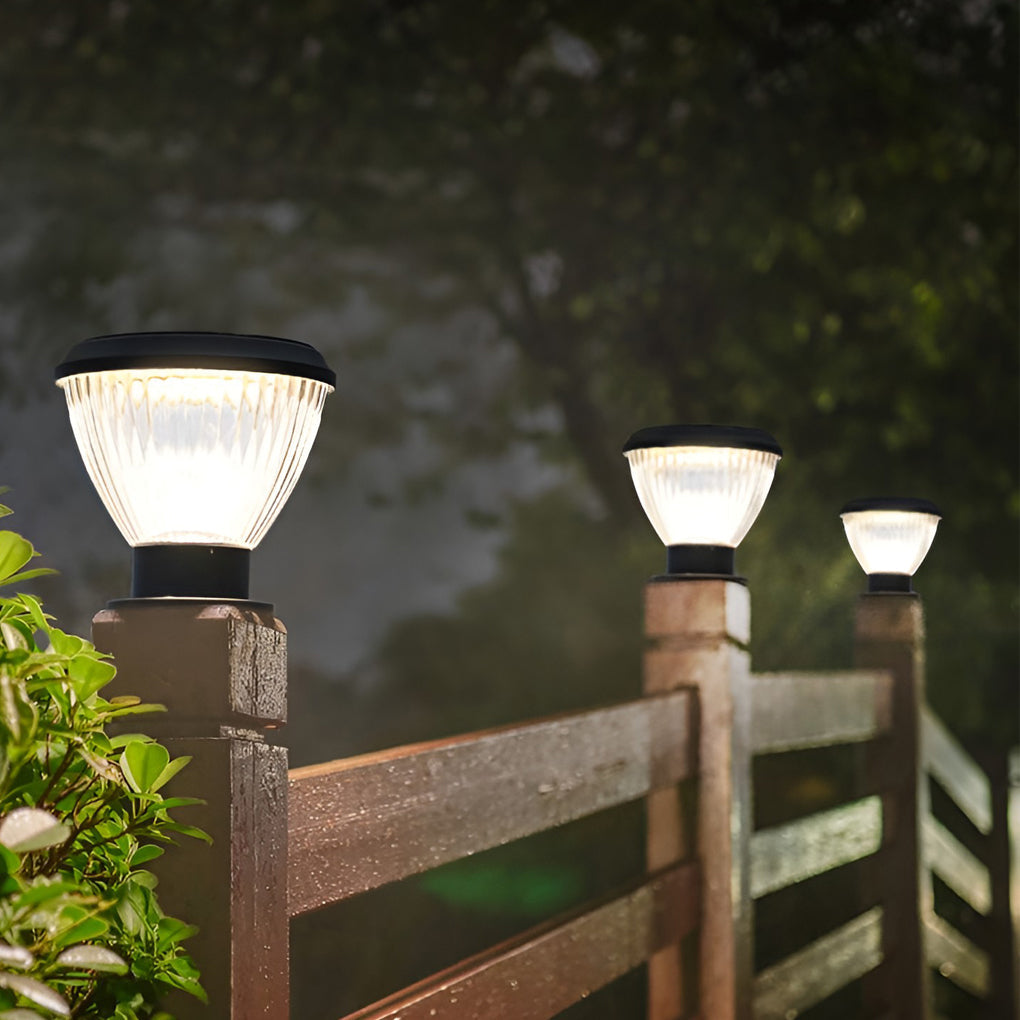 WINTHORPE SOLAR-POWERED GLOBE POST LANTERN