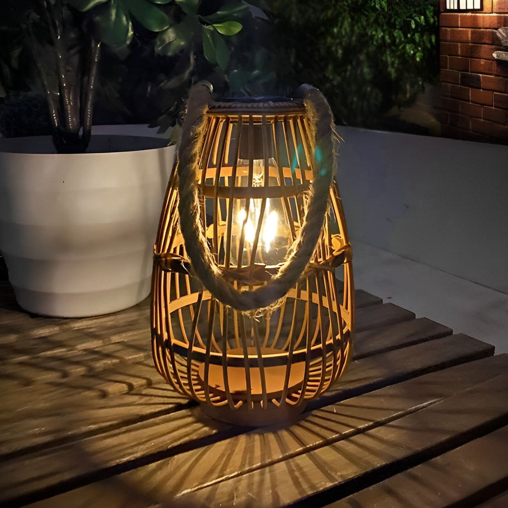 WINDSOR RATTAN SOLAR GLOW LANTERN