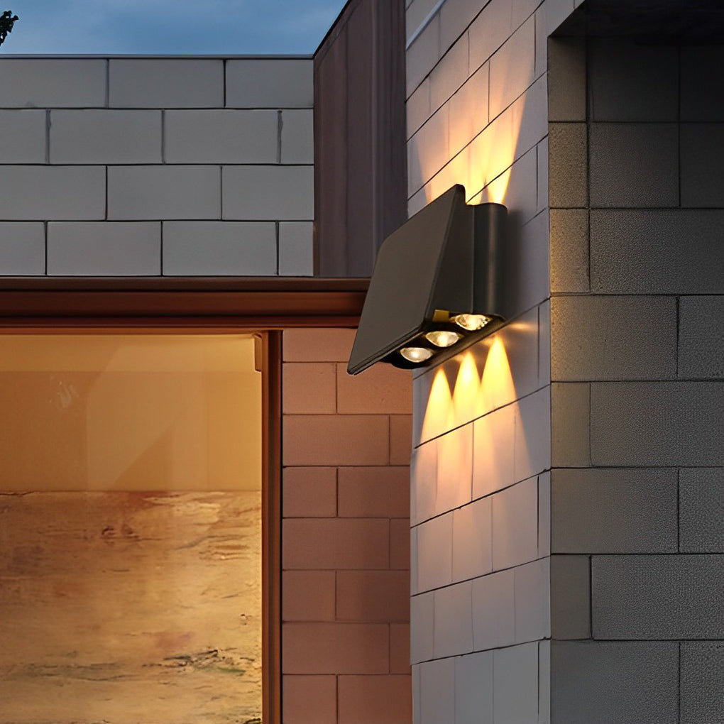 RIVERTON SOLAR-POWERED ILLUMINATION WALL SCONCE