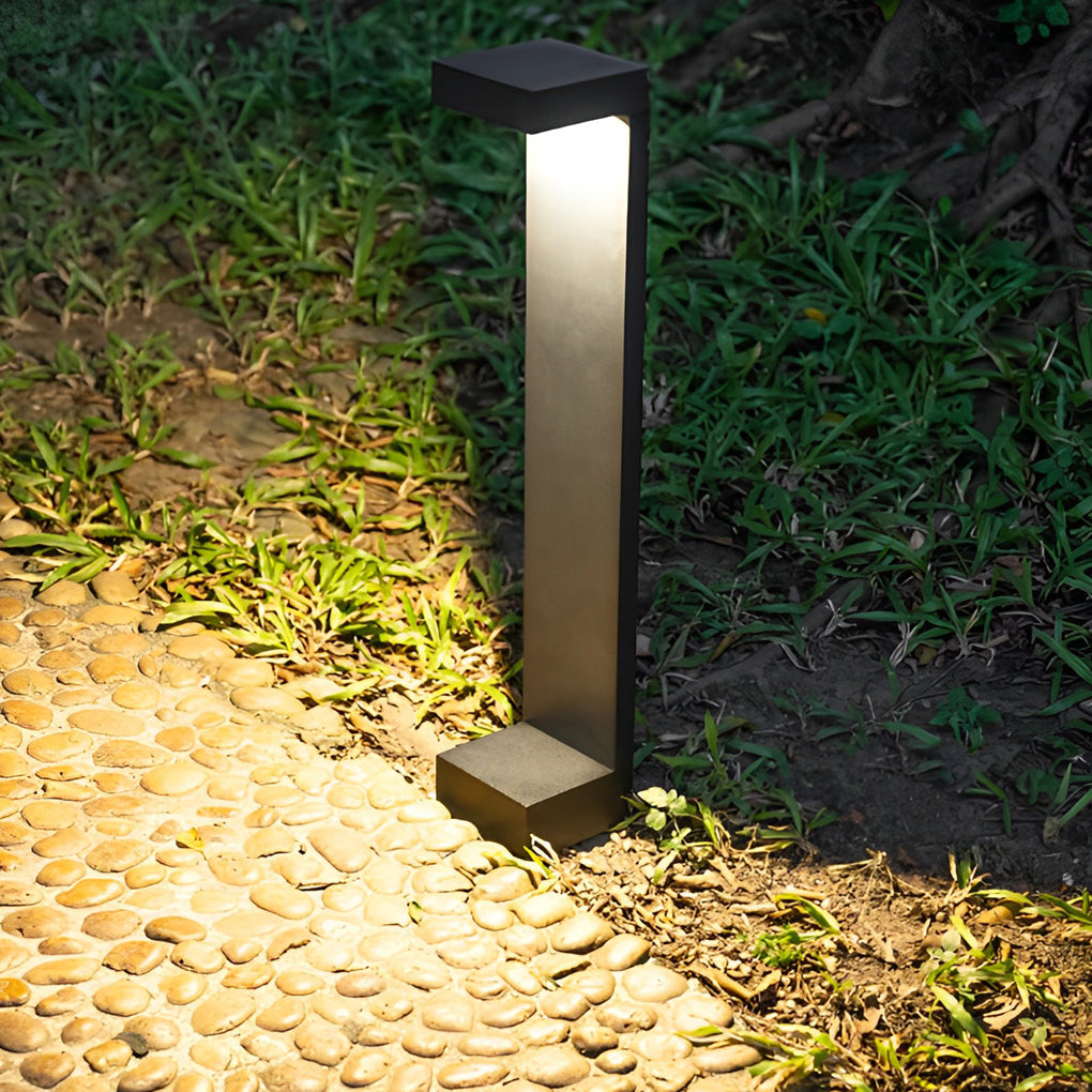 BRAMLEY ALUMINUM LED PATH LIGHTS WITH WATER-RESISTANT BLACK COATING