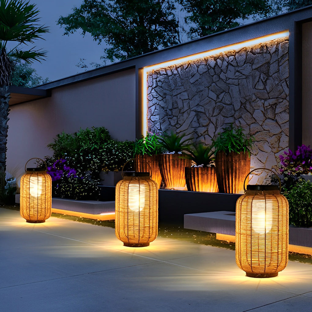 WINDSOR WICKER SOLAR FLOOR LANTERN WITH LED ILLUMINATION