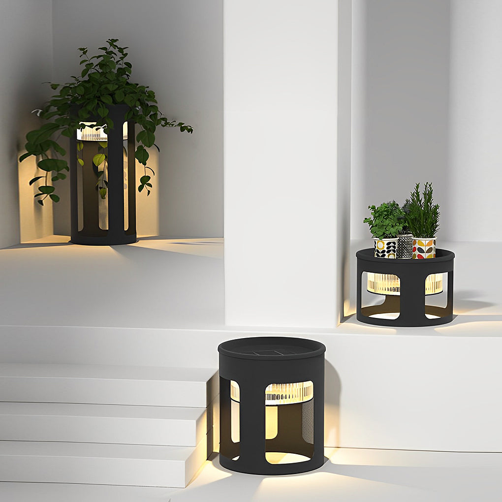 WINDSOR SOLAR-ILLUMINATED CIRCULAR OUTDOOR LAMP WITH UNDERSTATED BASE LIGHTING