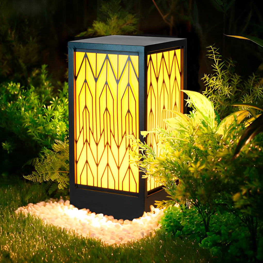 WINDSOR GARDEN WATERSHED ILLUMINATOR WITH ORNATE LANTERN SHADE