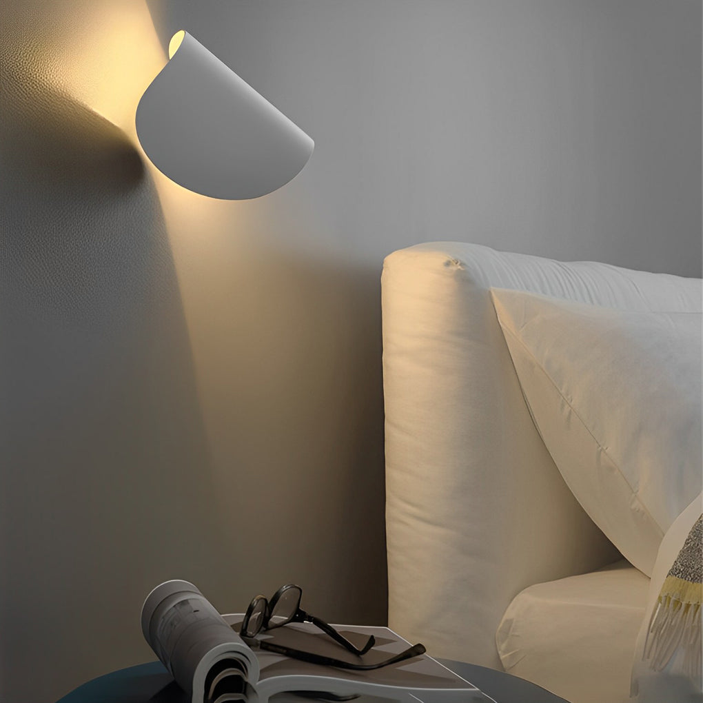 WINTHORPE METAL ADJUSTABLE LED WALL SCONCE