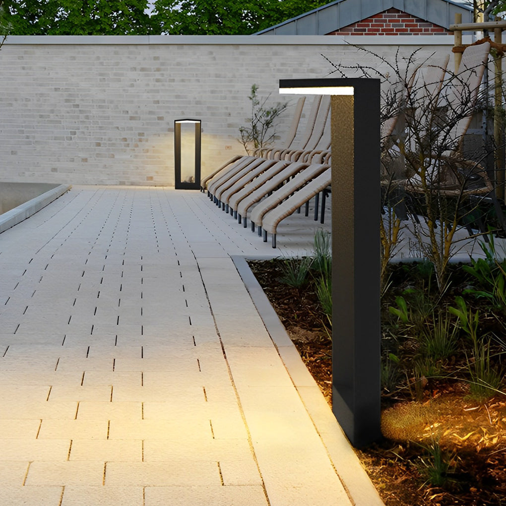 FENWICK MODERN 12W PATH LIGHTING FIXTURE FOR OUTDOOR SPACES