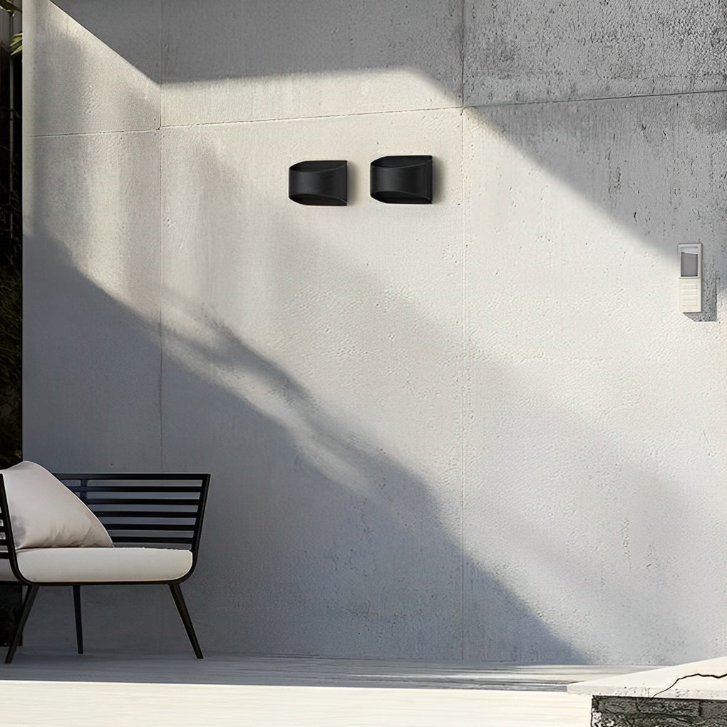 WINTERBOURNE DUAL-FACED LED OUTDOOR WALL SCONCE