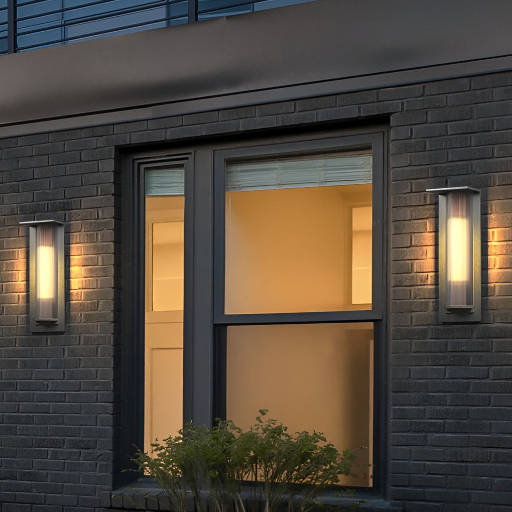 WINTHROP RUSTIC SOLAR-POWERED OUTDOOR WALL LANTERN