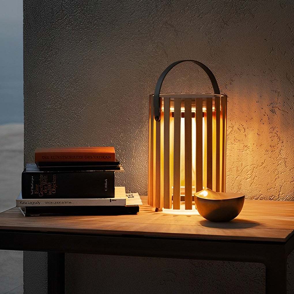 WINDSOR SOLAR-POWERED OUTDOOR ILLUMINATOR WITH WATER-RESISTANT DESIGN