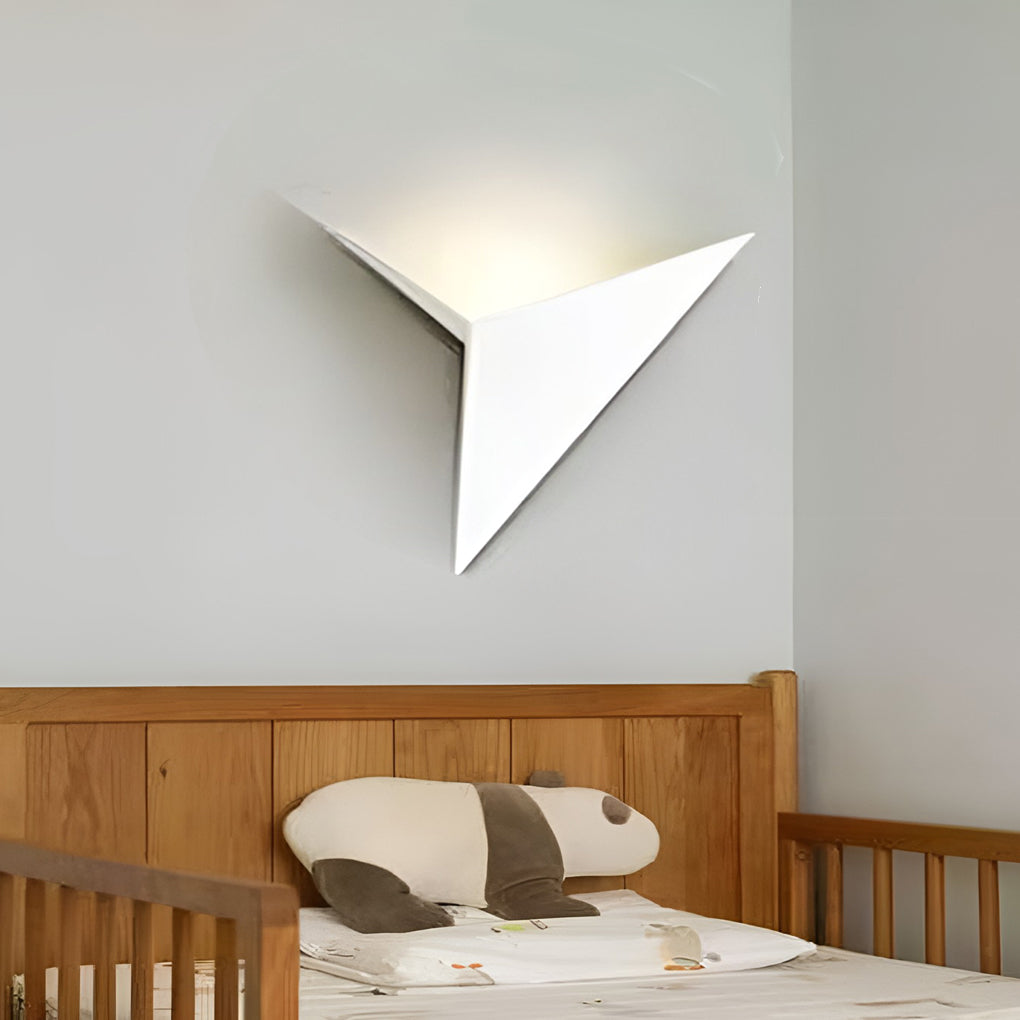WINTHORPE TRIANGULAR LED WALL BRACKET LIGHT