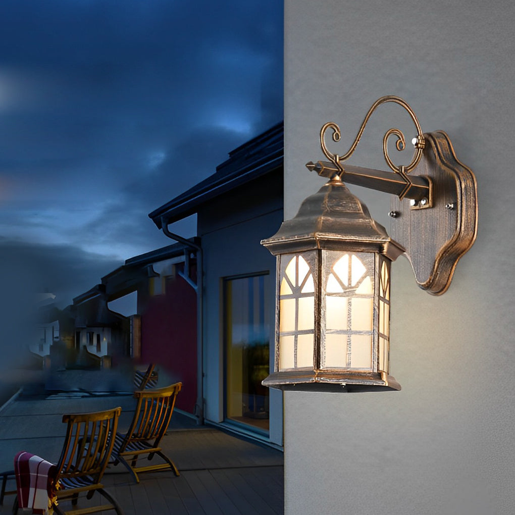 WINDSOR SOLAR-POWERED DIMMERED WALL LANTERN WITH REMOTE CONTROL