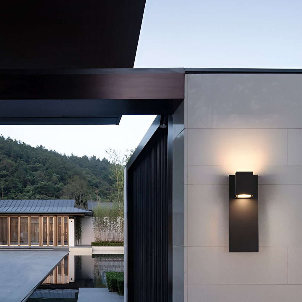 WINDSOR SQUARE AQUA SHIELD WALL LIGHTING