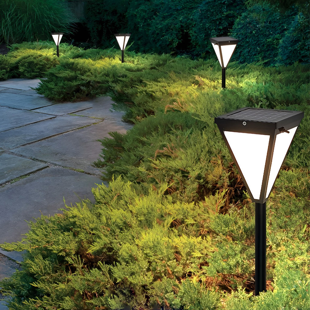 WINTERBOURNE SOLAR-POWERED PATHLIGHT WITH WATER-RESISTANT DESIGN