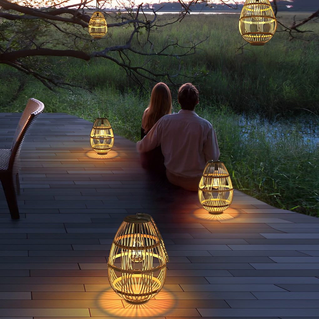 WINCHESTER RATTAN SOLAR GARDEN ILLUMINATOR WITH WATER-RESISTANT DESIGN