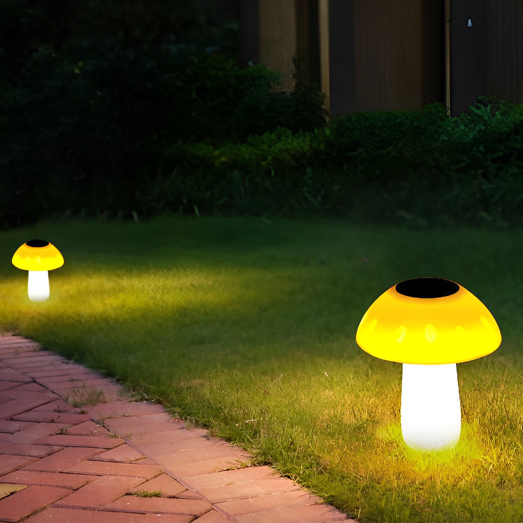 FENWICK MUSHROOM SHAPED SOLAR GARDEN LANTERN, WEATHER-RESISTANT FOR OUTDOOR SPACES