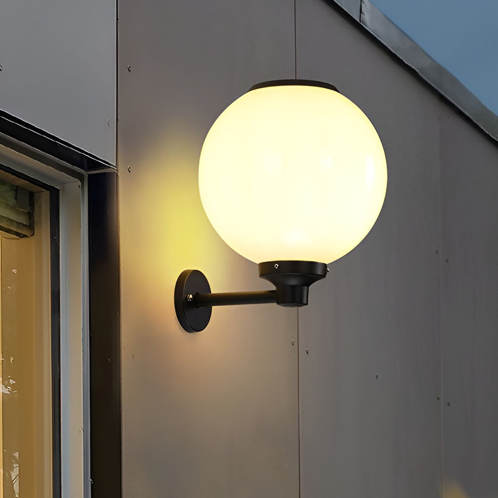 RAVENSTONE TRIPLE-LUMEN SOLAR OUTDOOR WALL SCONCE
