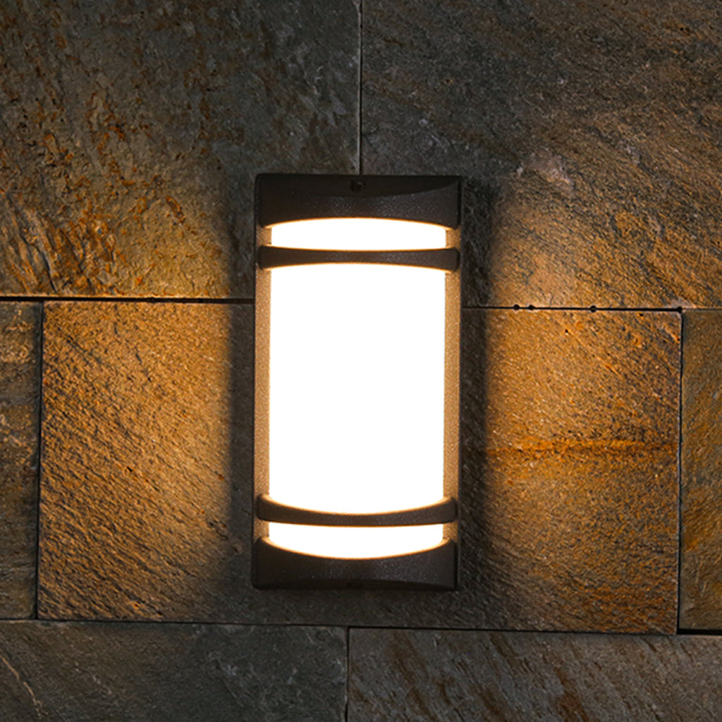 RAVENWOOD WEATHERPROOF OUTDOOR WALL LANTERN
