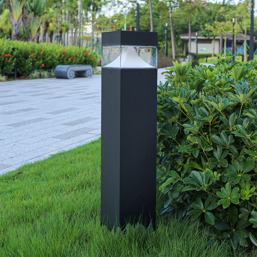 WINDSOR SQUARE 31-INCH GARDEN BOLLARD LANTERN