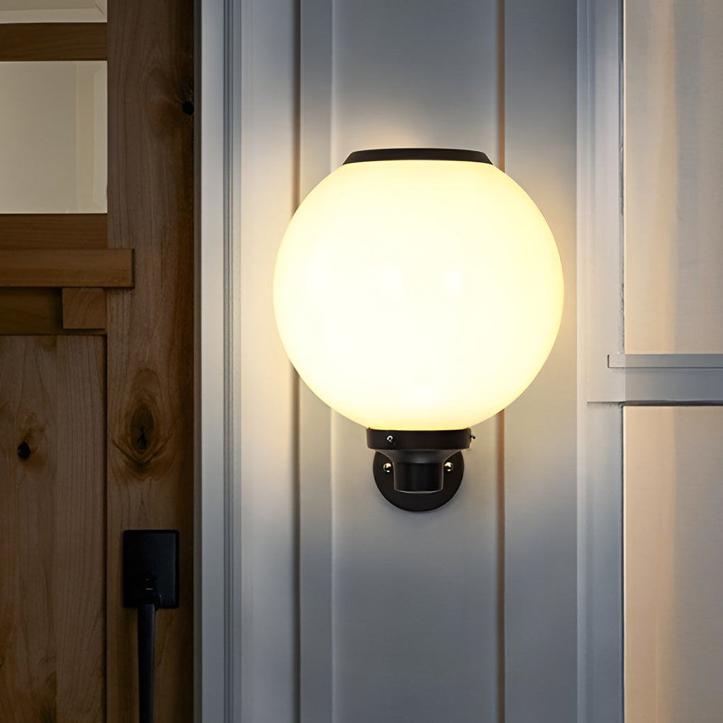 RAVENSTONE TRIPLE-LUMEN SOLAR OUTDOOR WALL SCONCE