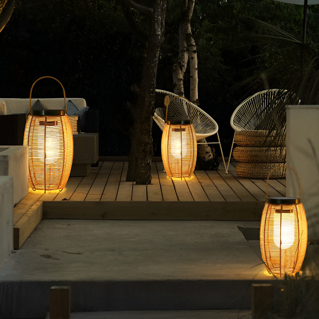 WINDSOR WICKER SOLAR FLOOR LANTERN WITH LED ILLUMINATION