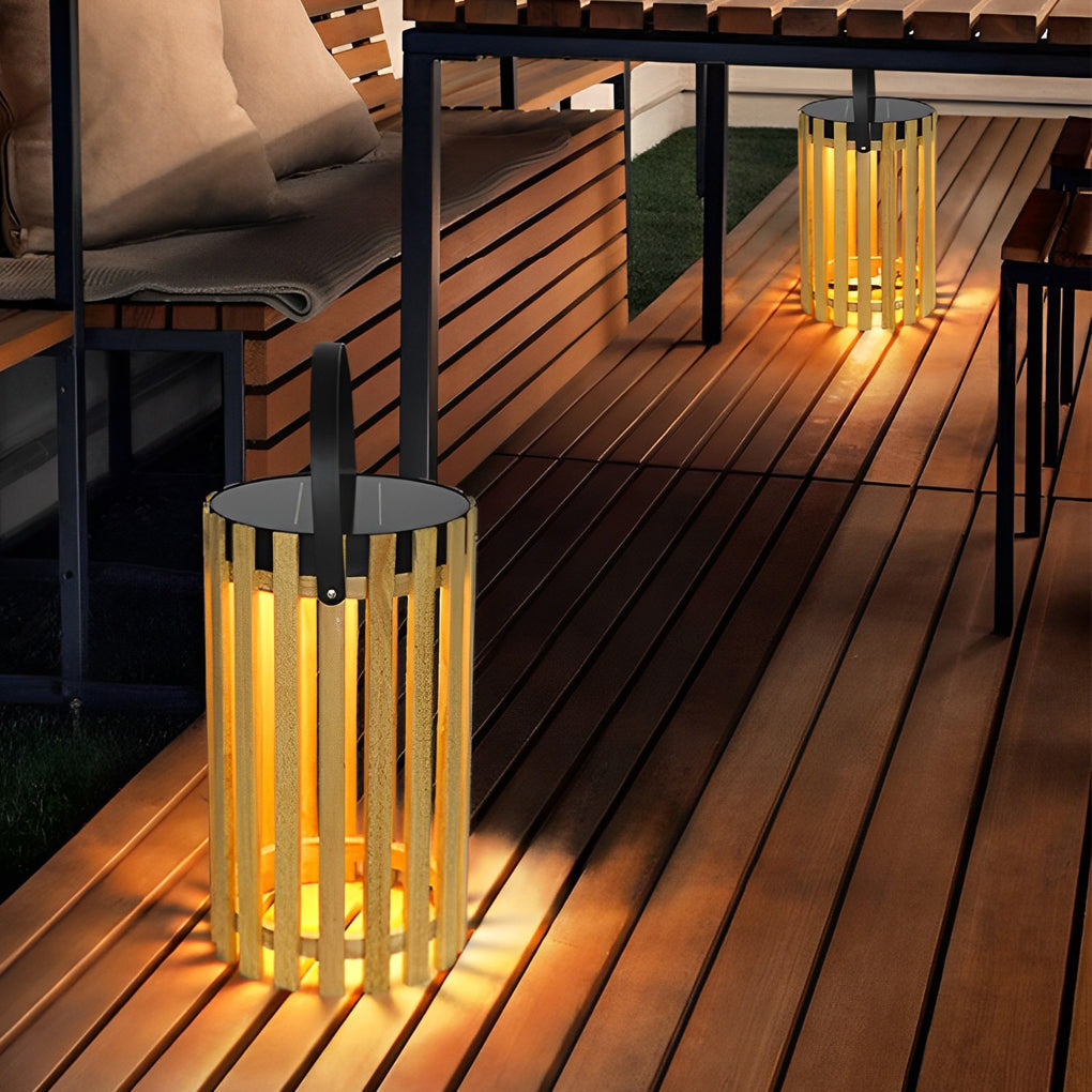 WINDSOR SOLAR-POWERED OUTDOOR ILLUMINATOR WITH WATER-RESISTANT DESIGN