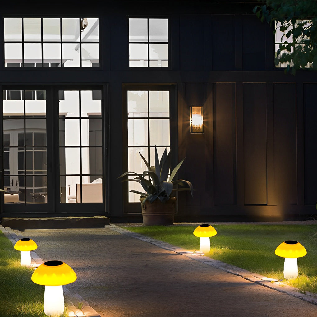 FENWICK MUSHROOM SHAPED SOLAR GARDEN LANTERN, WEATHER-RESISTANT FOR OUTDOOR SPACES