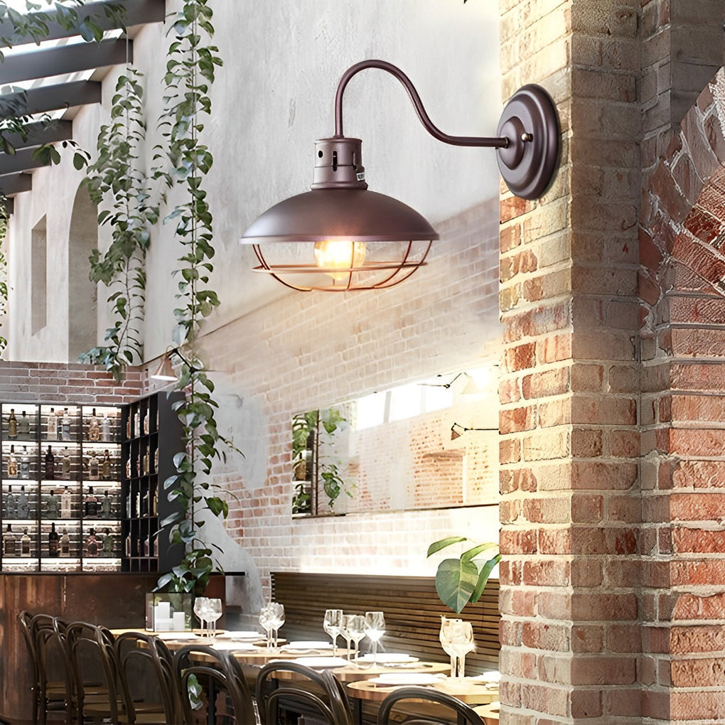 WINDSOR IRON VINTAGE OUTDOOR WALL LANTERN
