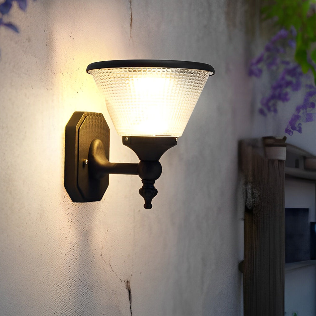 RAVENWOOD SOLAR-POWERED NIGHTSCAPE WALL LANTERN