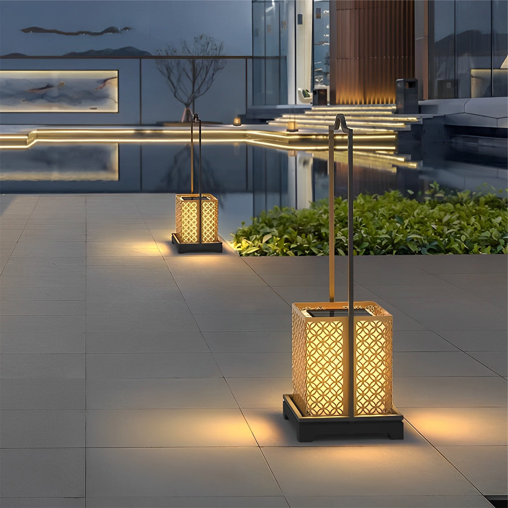 WINTHORPE SOLAR-POWERED WATER-RESISTANT GARDEN ILLUMINATOR